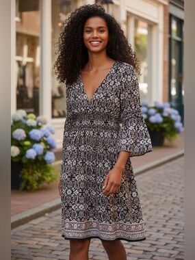 Max Edition Black and White Patterned Long Sleeve Smocked Dress